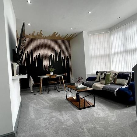 Luxury 2 Bed Duplex Apartment By Yo Room! - Leicester City- Free Parking Buitenkant foto