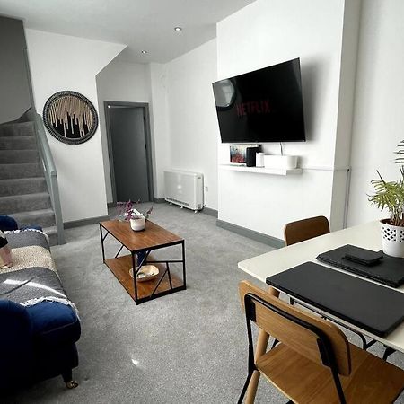 Luxury 2 Bed Duplex Apartment By Yo Room! - Leicester City- Free Parking Buitenkant foto
