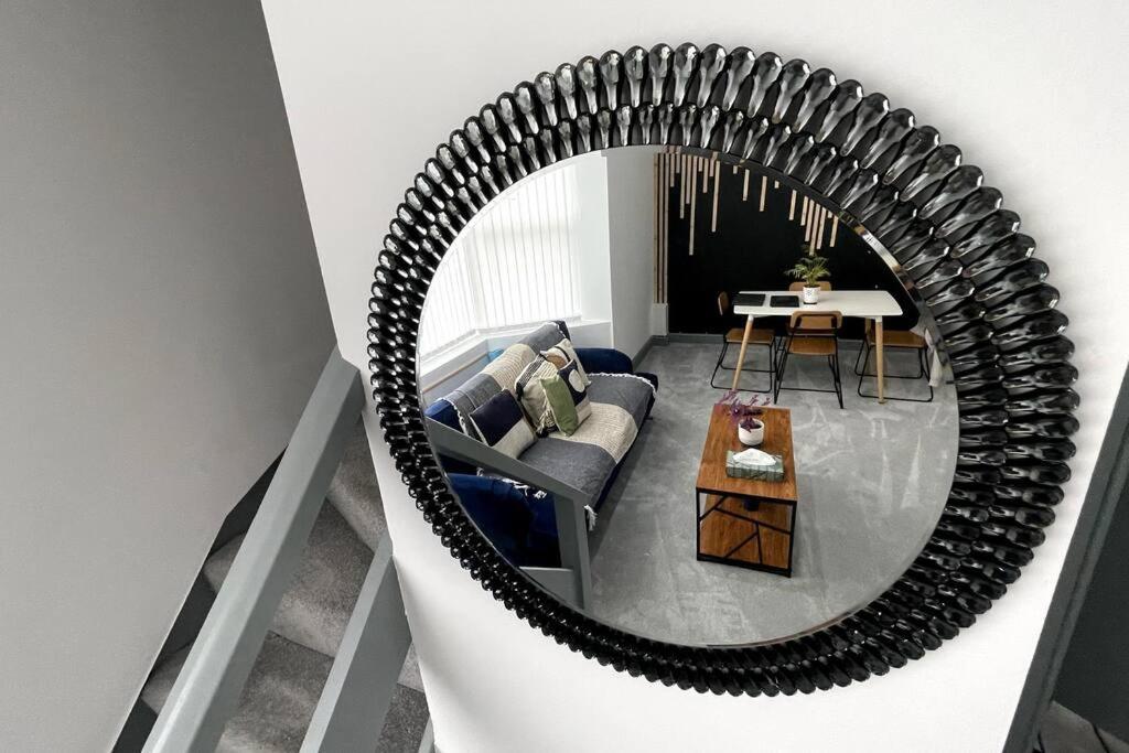 Luxury 2 Bed Duplex Apartment By Yo Room! - Leicester City- Free Parking Buitenkant foto