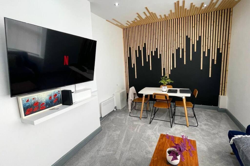 Luxury 2 Bed Duplex Apartment By Yo Room! - Leicester City- Free Parking Buitenkant foto